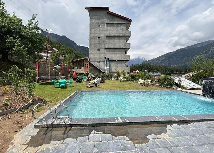 Hotel Old Smugglers With Balcony Mountain View Ac Hot And Cold Near To Hadimba Temple Near To Mall Road#Free Pick From Volvo Bus Stand